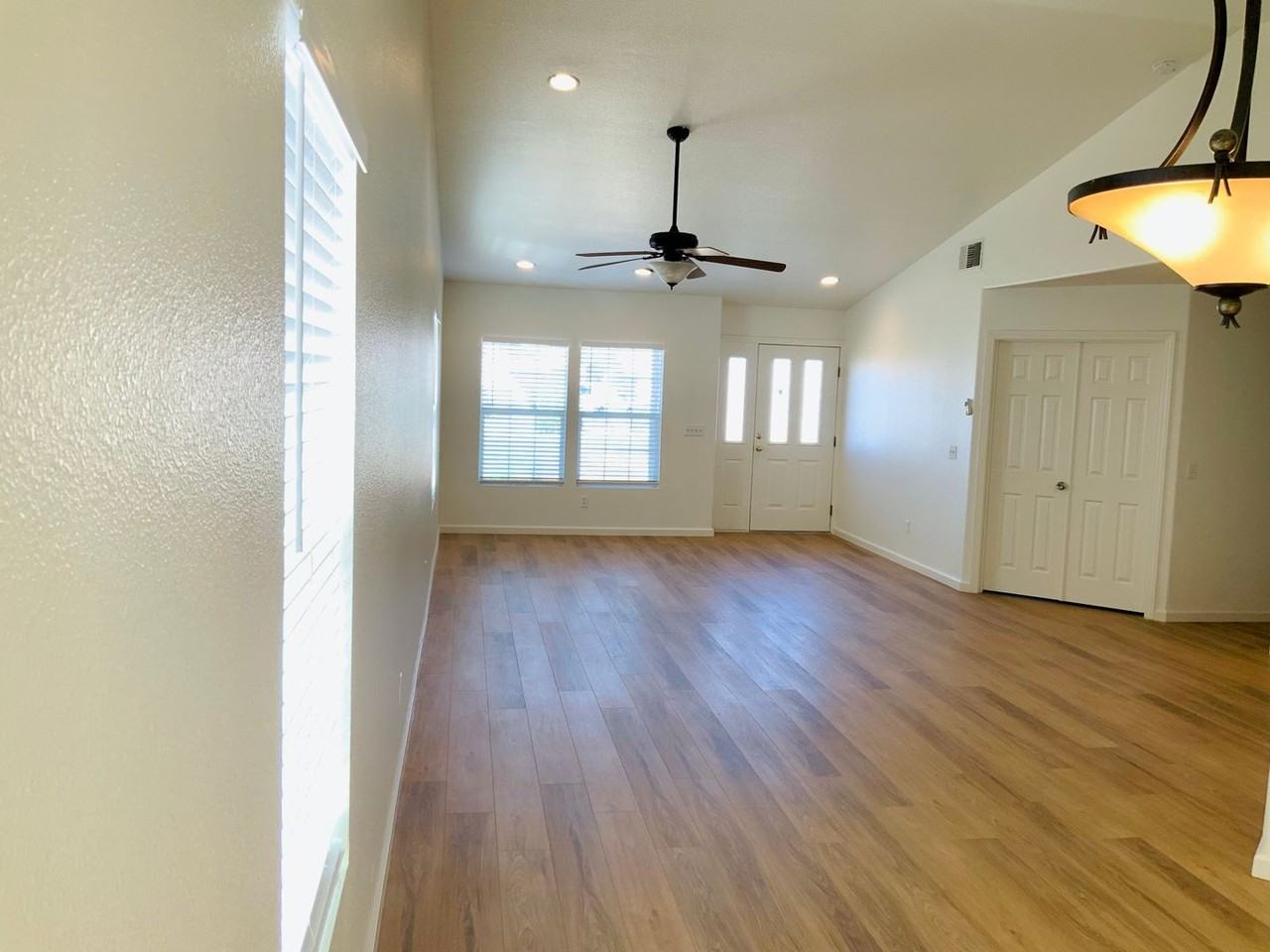 57227 Aranza Ct - Photo 7 of 36