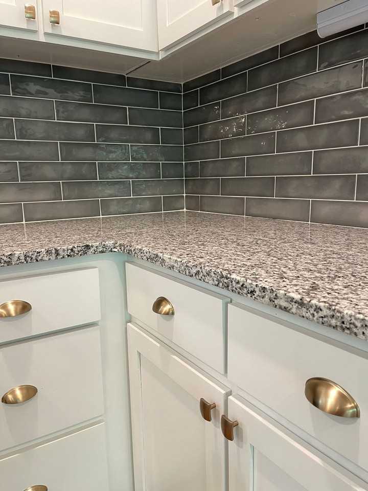 810 Colfax Dr - Photo 3 of 23