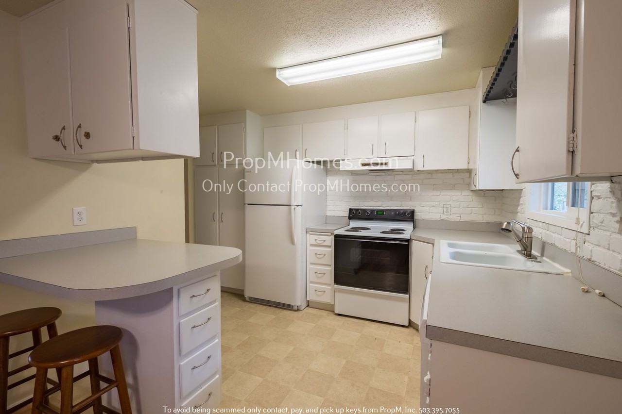 18767 Kristi Way - Photo 4 of 19