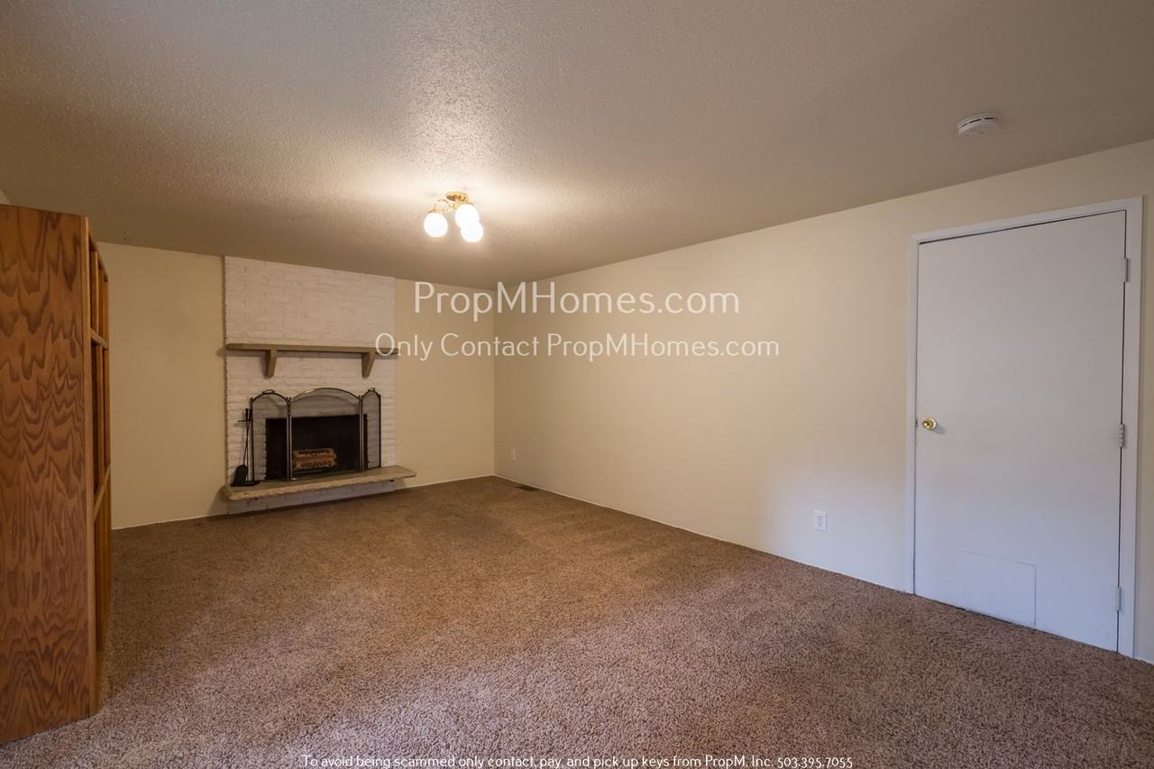 18767 Kristi Way - Photo 7 of 19