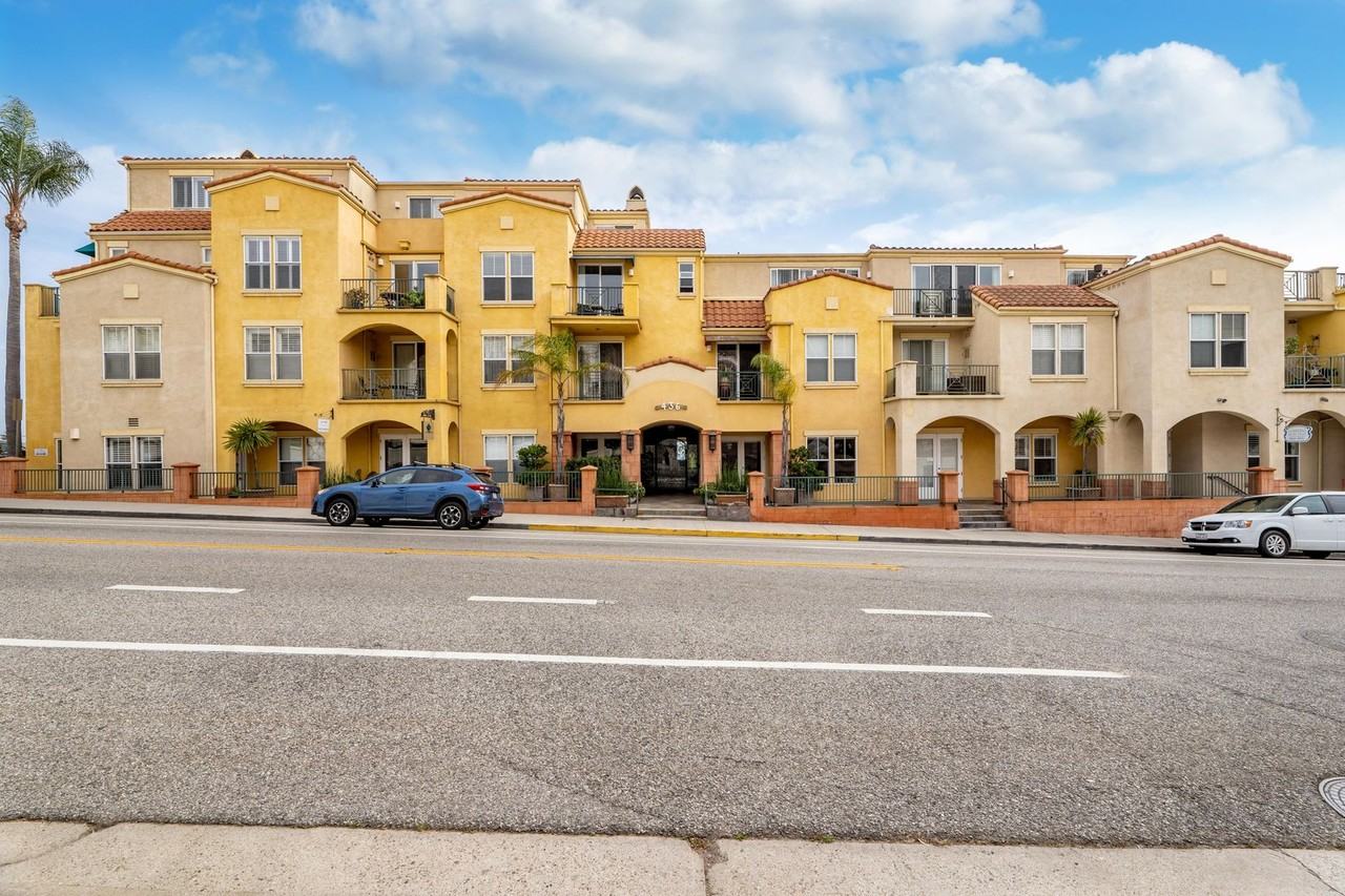 436 Poli St #402 - Photo 2 of 18