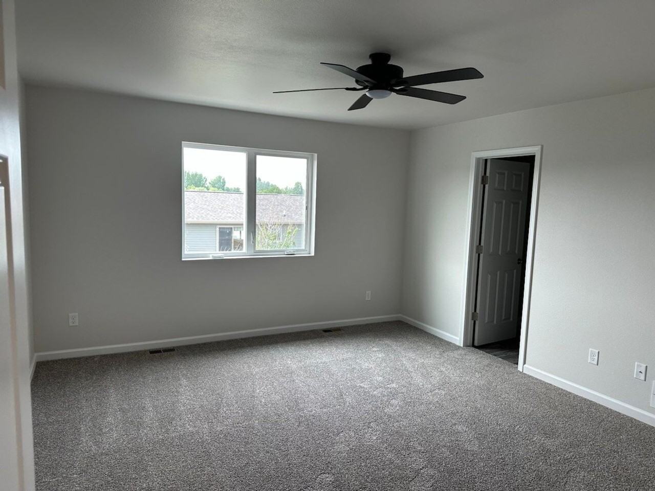 131 Marshall Loop - Photo 4 of 13