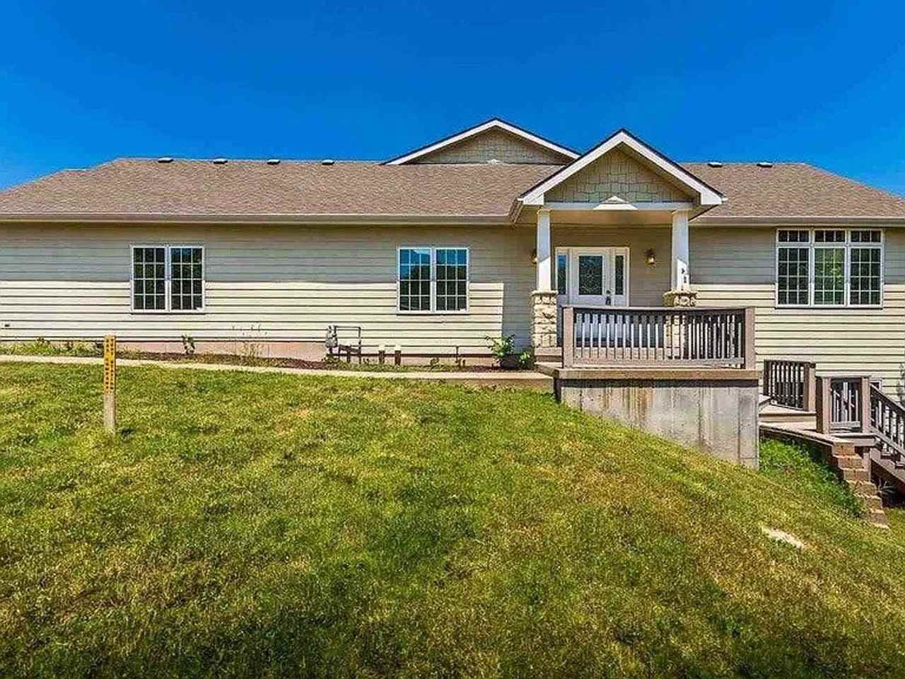 1616 Mulligan Pl - Photo 4 of 15