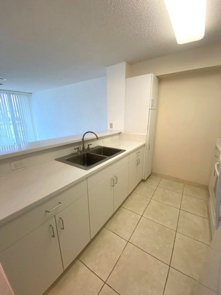 1448 Young St #1106 - Photo 7 of 20