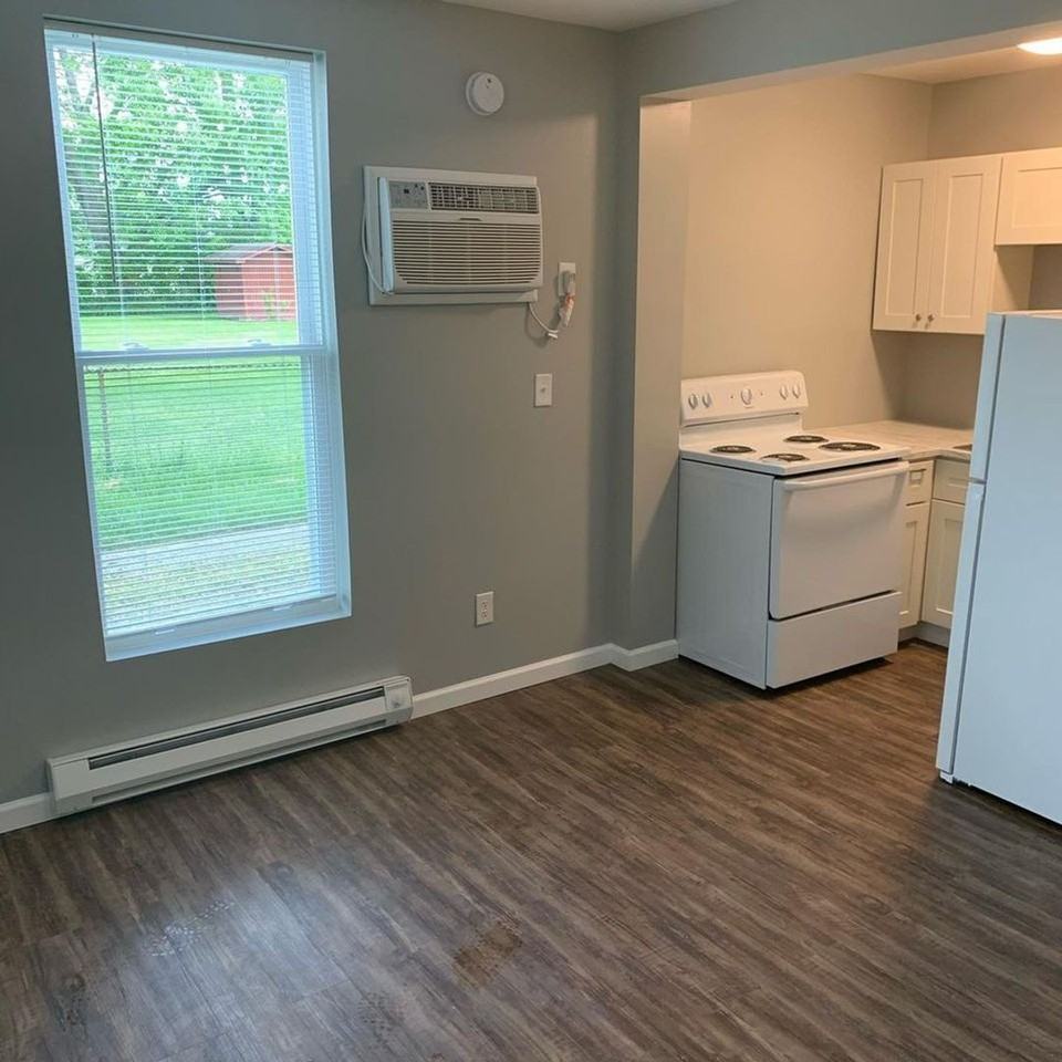 329 W South - Photo 3 of 7