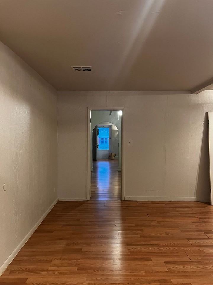 1613 E Park Pl - Photo 5 of 19