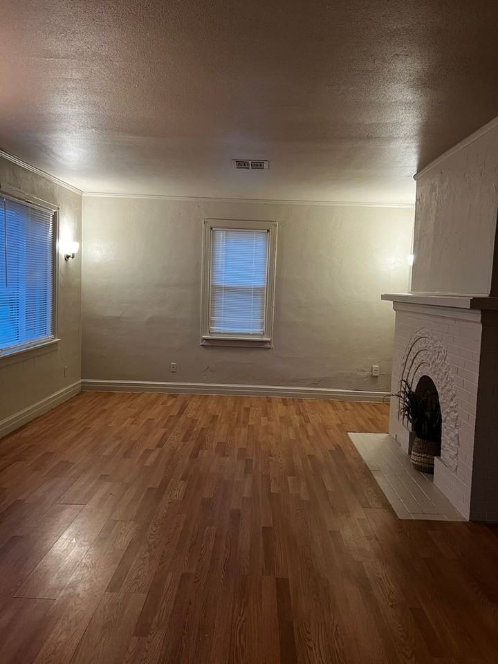 1613 E Park Pl - Photo 6 of 19