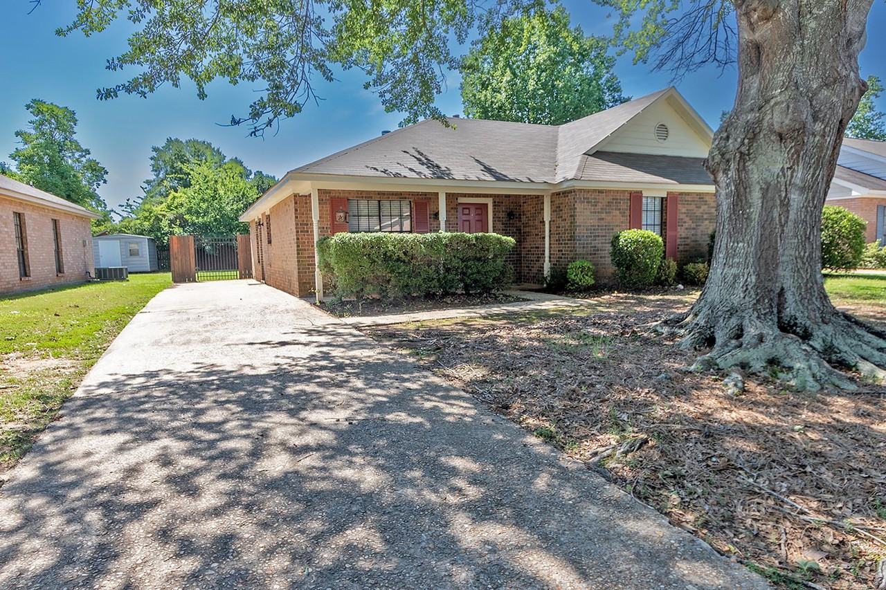 7125 Breckenridge Dr - Photo 2 of 22