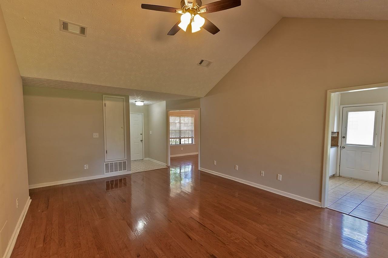 7125 Breckenridge Dr - Photo 6 of 22