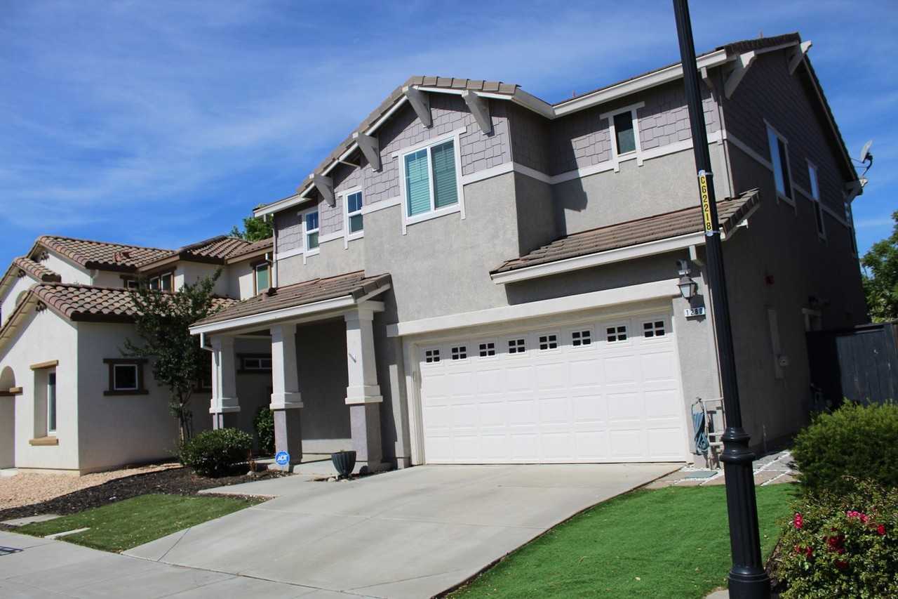 1280 Cornell Dr - Photo 2 of 27