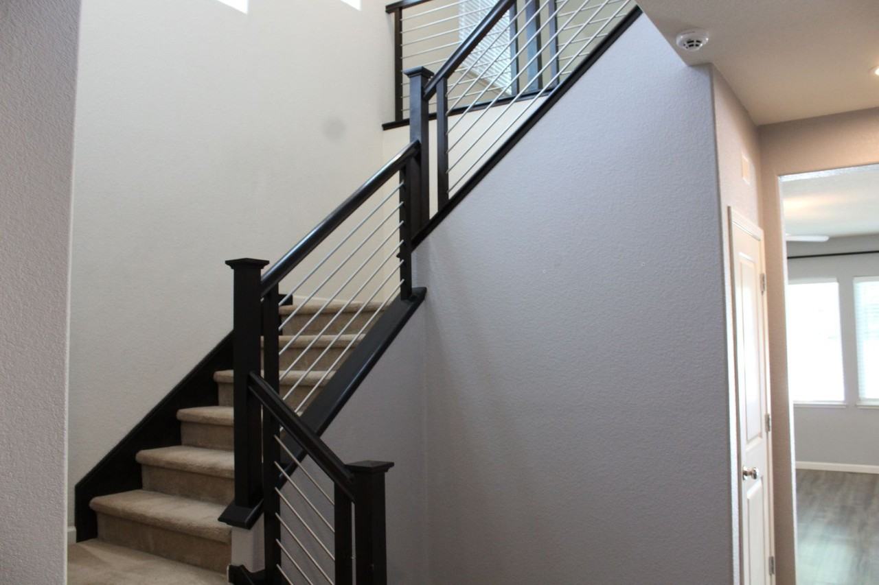 1280 Cornell Dr - Photo 4 of 27