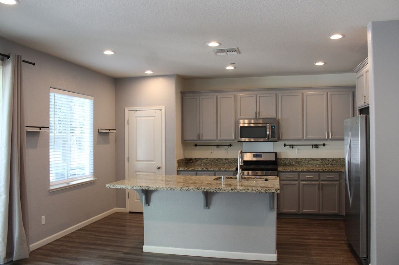 1280 Cornell Dr - Photo 6 of 27