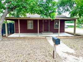 featured image of 729 Burmeister St