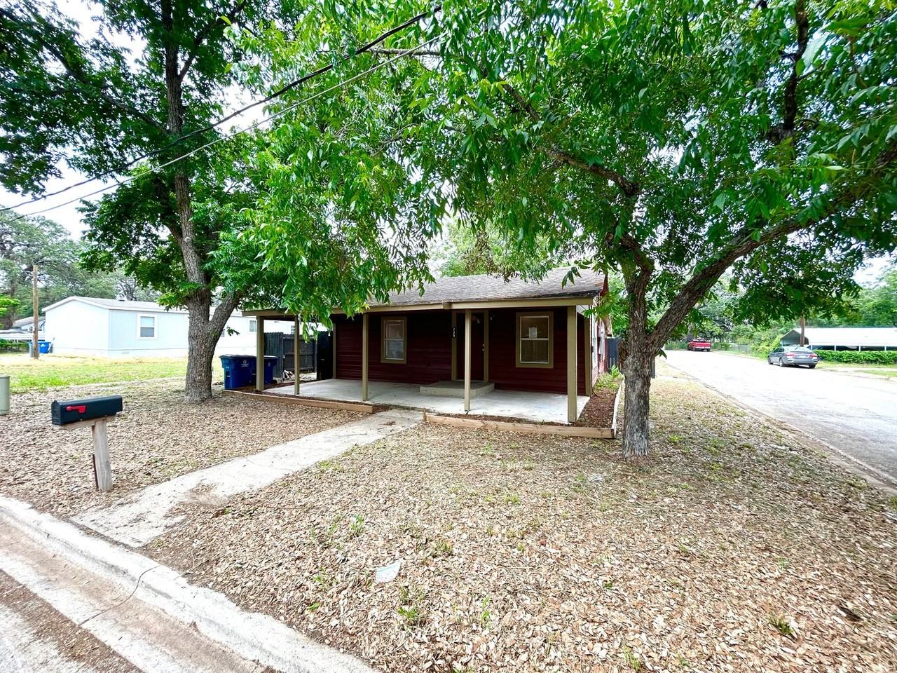 729 Burmeister St - Photo 2 of 20