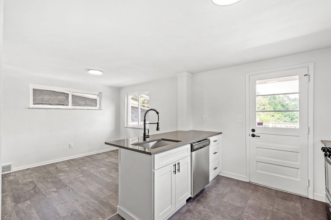 349 Virginia Ave - Photo 3 of 23