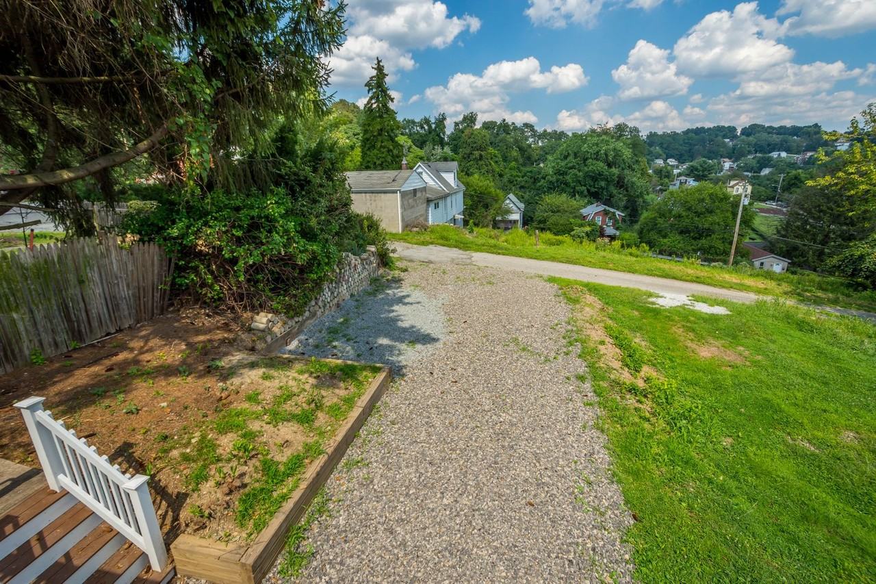 349 Virginia Ave - Photo 4 of 23