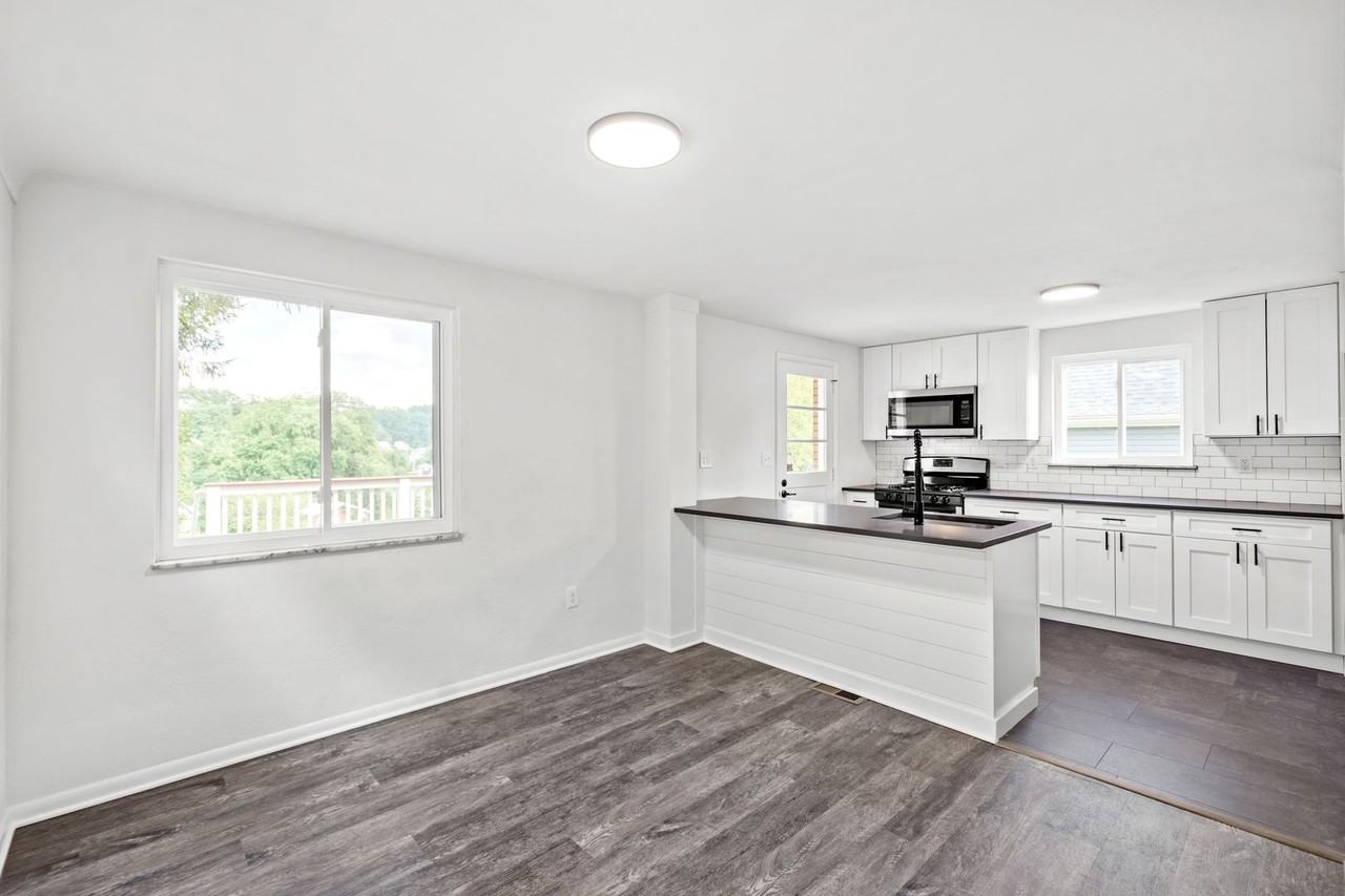 349 Virginia Ave - Photo 7 of 23