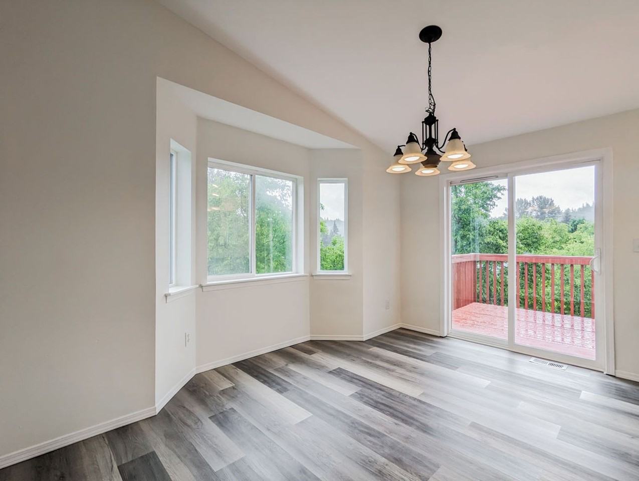 8618 217th Pl Ne - Photo 3 of 16