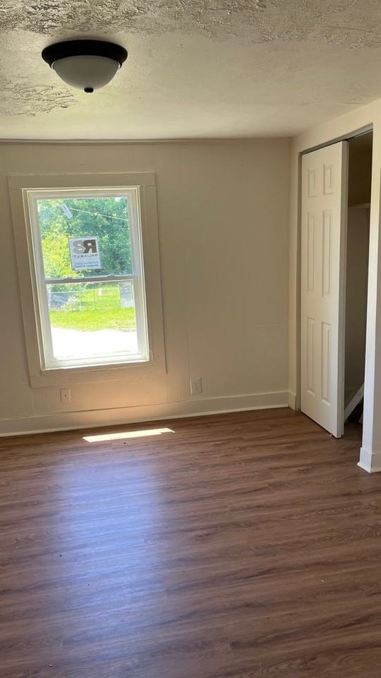 501 Fields St - Photo 2 of 6