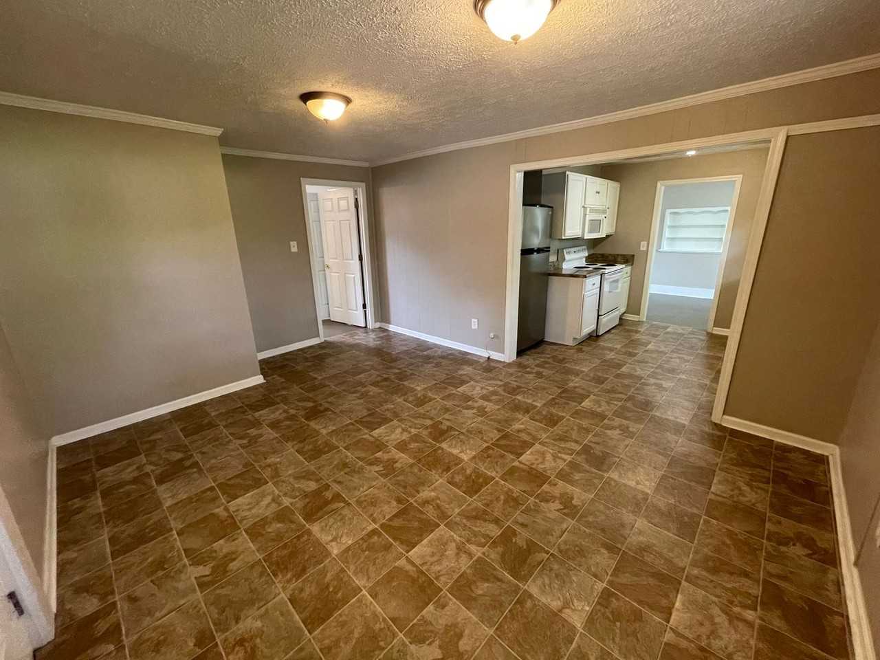 413 W Girard Ave - Photo 4 of 23