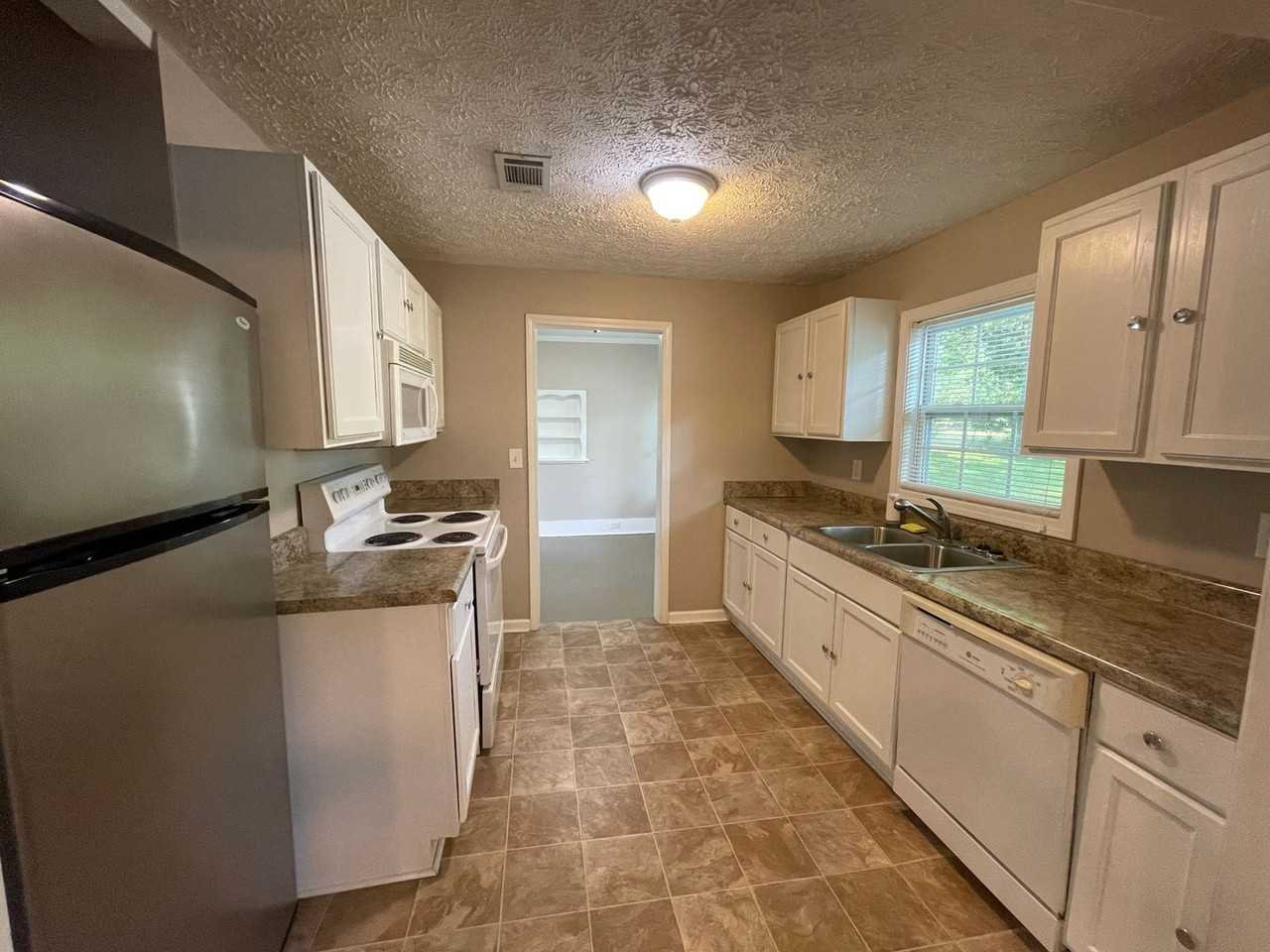 413 W Girard Ave - Photo 5 of 23