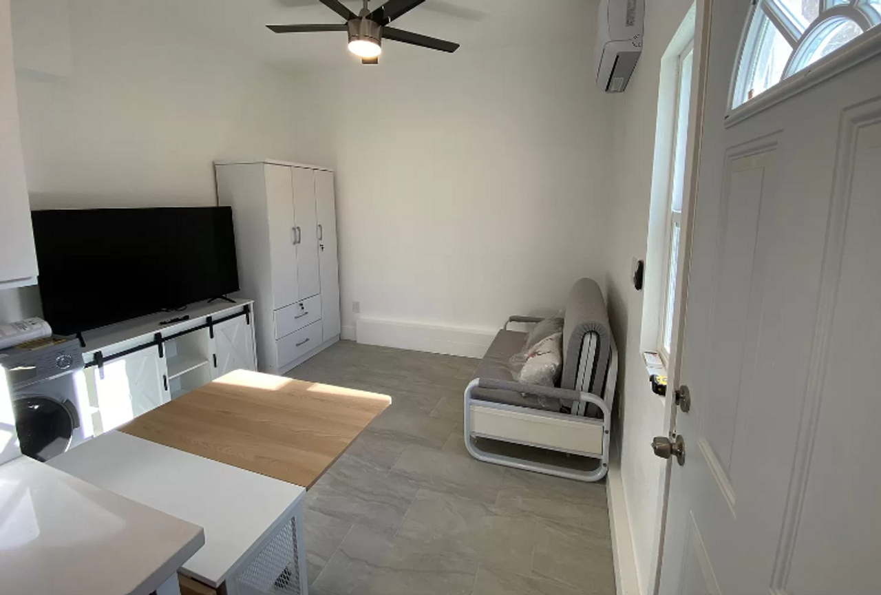 2265 Valencia Ct - Photo 2 of 3