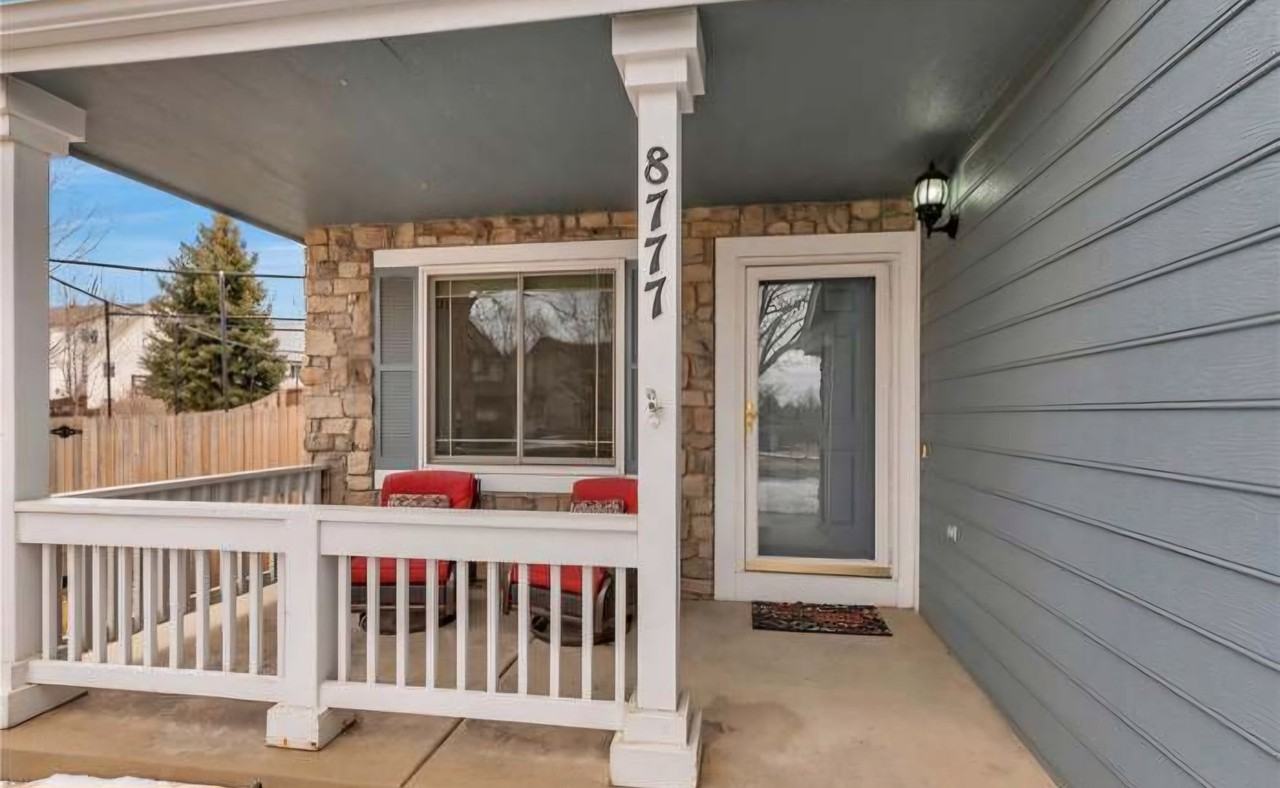 8777 S Dover Ct - Photo 2 of 19