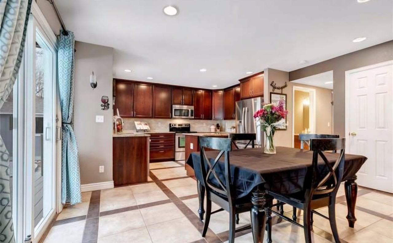 8777 S Dover Ct - Photo 6 of 19