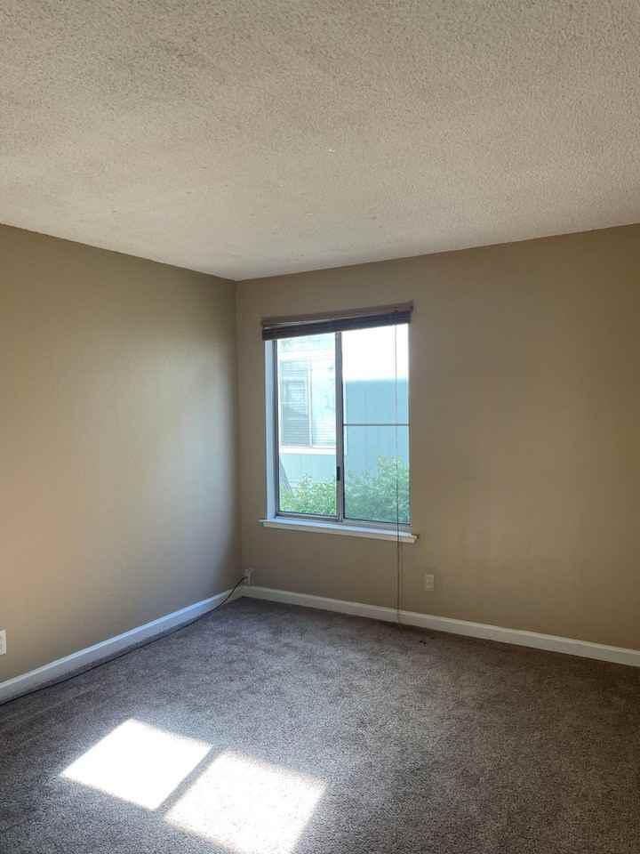 4606 Neil Rd - Photo 3 of 26