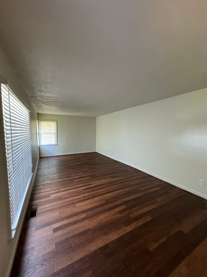 4795 Thompson Bridge Road - Photo 5 of 11