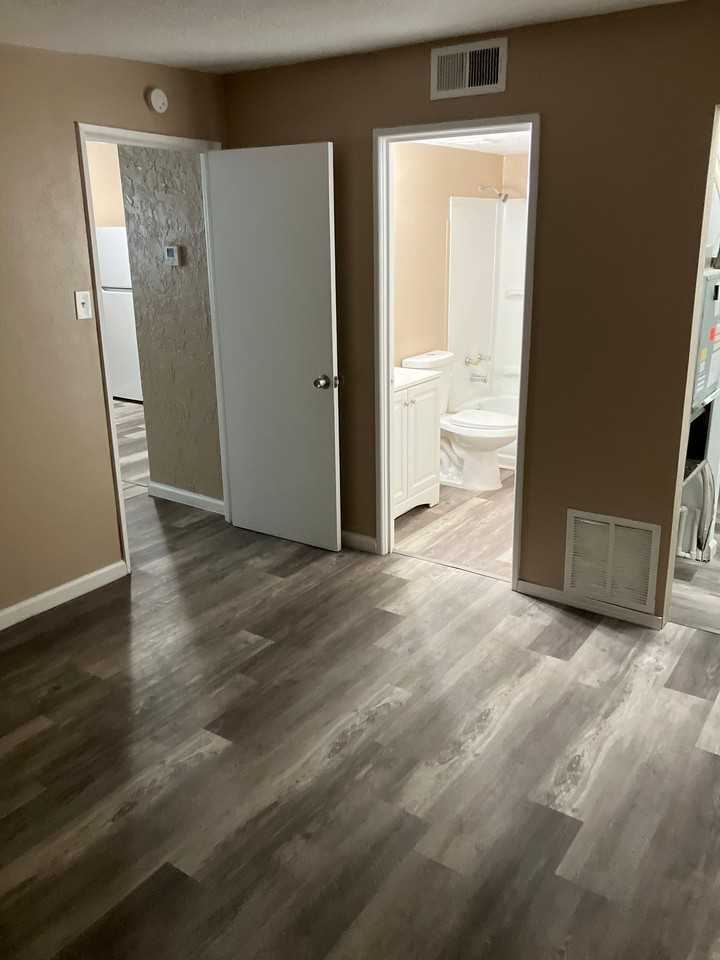 River Pointe Apartments - Photo 3 of 29