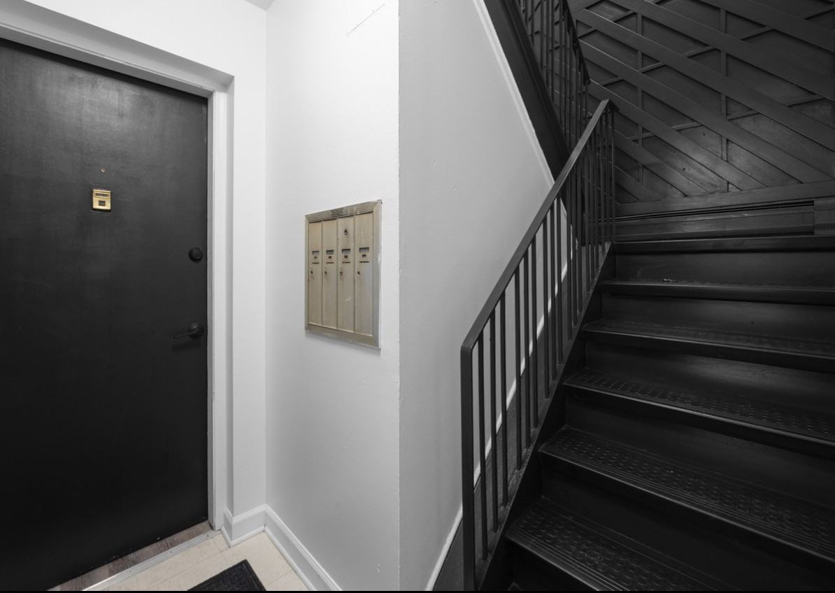 8335 South Ingleside Avenue #3 - Photo 2 of 7