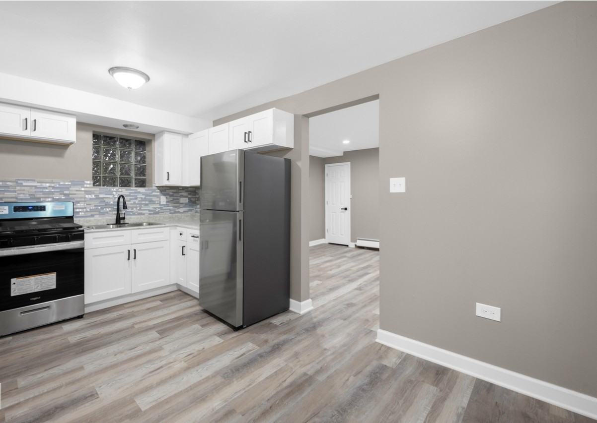 8335 South Ingleside Avenue #3 - Photo 4 of 7