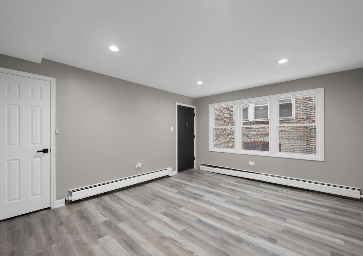 8335 South Ingleside Avenue #3 - Photo 5 of 7