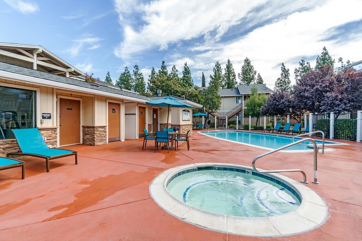 591 Peabody Rd - Photo 2 of 14