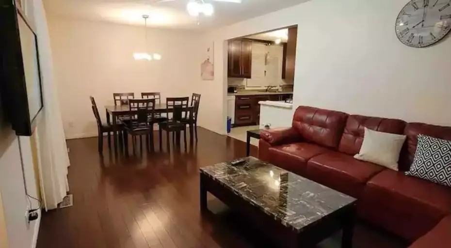 995 Sloane St - Photo 2 of 17