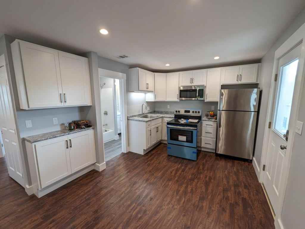 150 Orange St - Photo 2 of 15