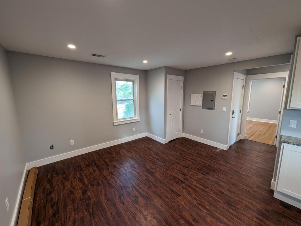 150 Orange St - Photo 4 of 15
