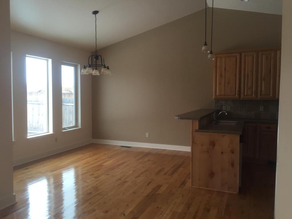 725 Mississippi Dr - Photo 2 of 15