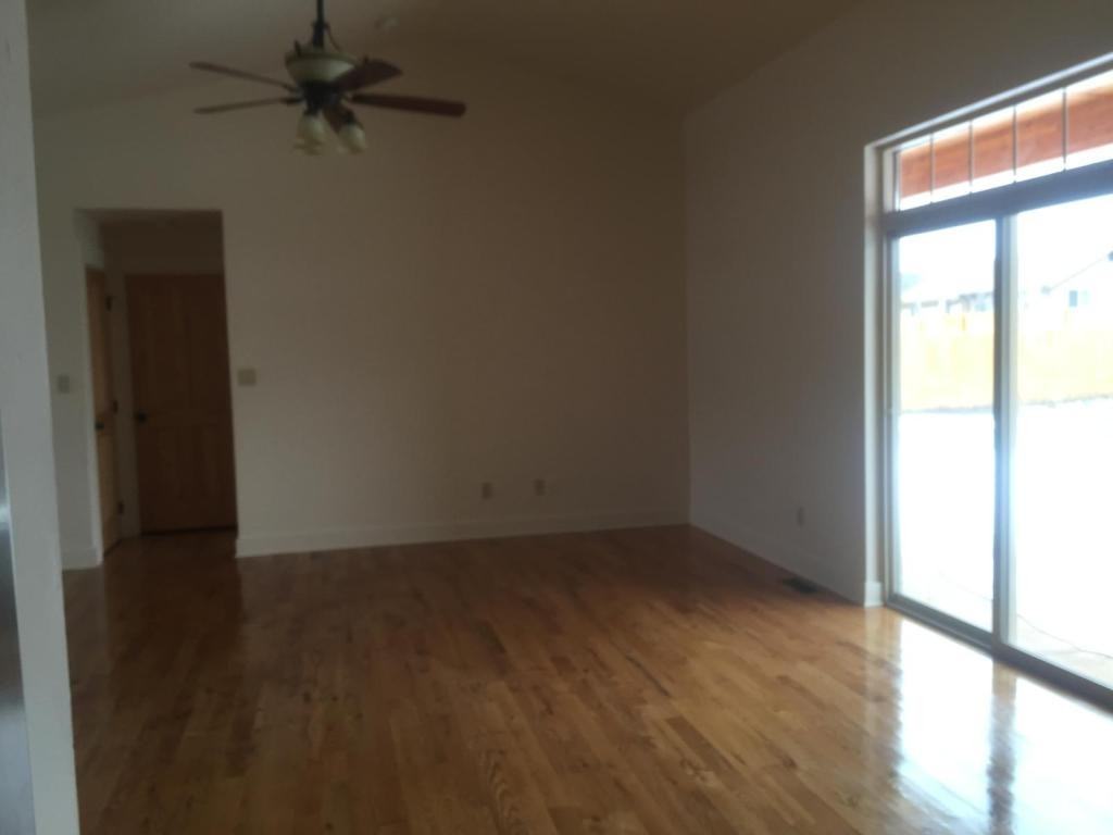 725 Mississippi Dr - Photo 3 of 15