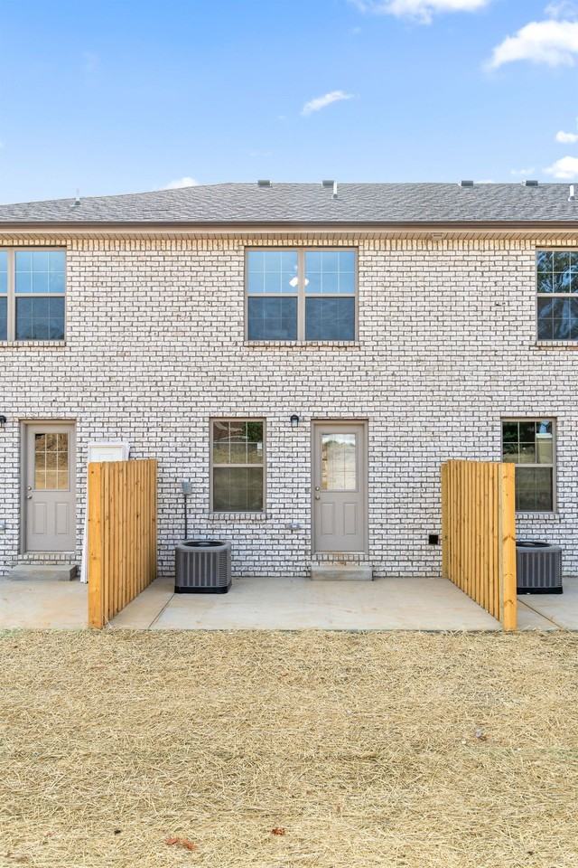 1387 Dover Rd #202 - Photo 2 of 3