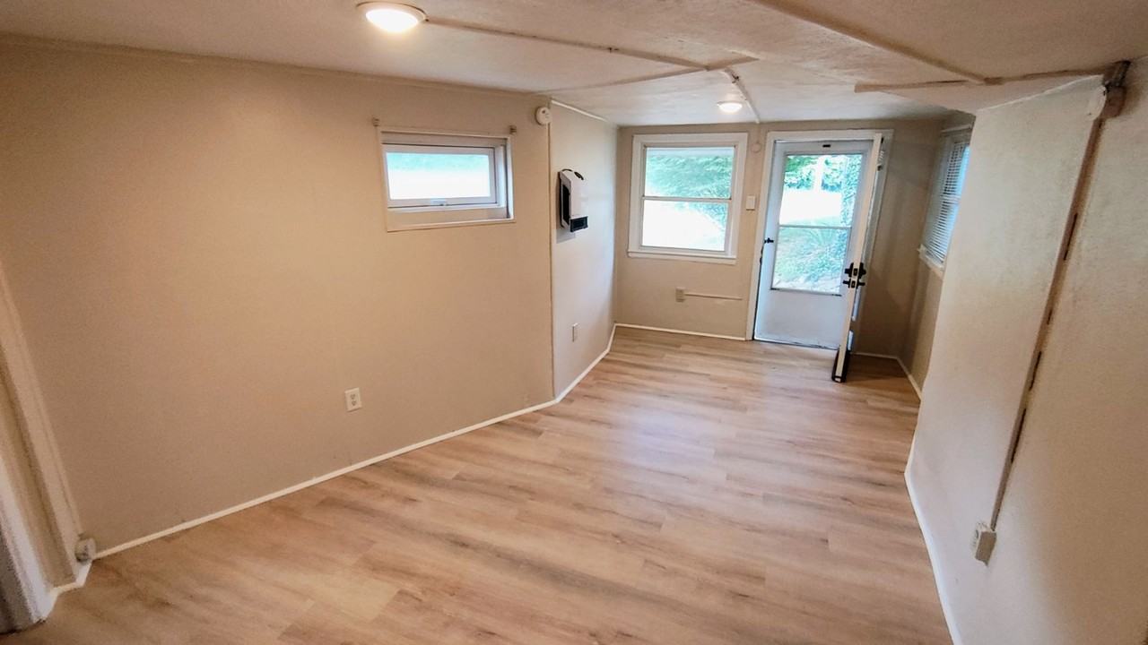 1137 Valley Ave Sw #3C - Photo 2 of 6