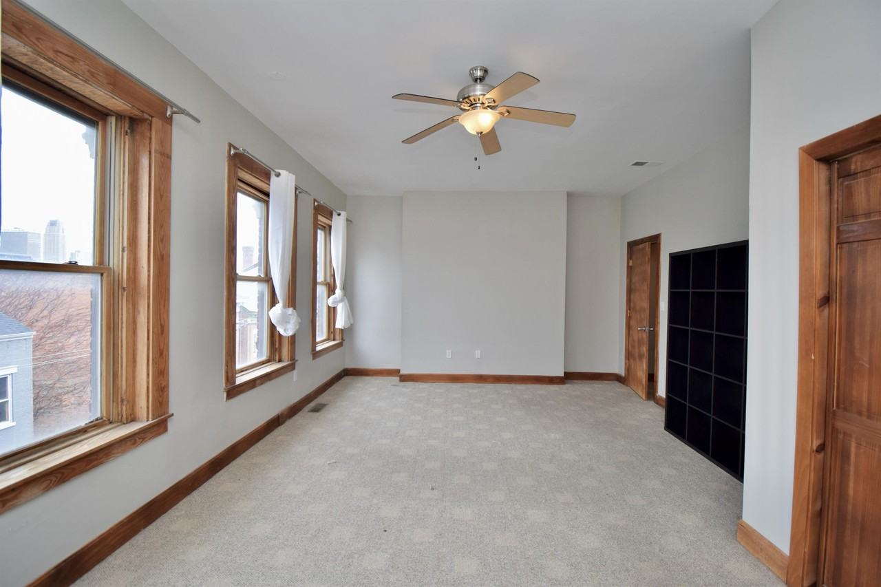 522 E 12th St #1 - Photo 6 of 30