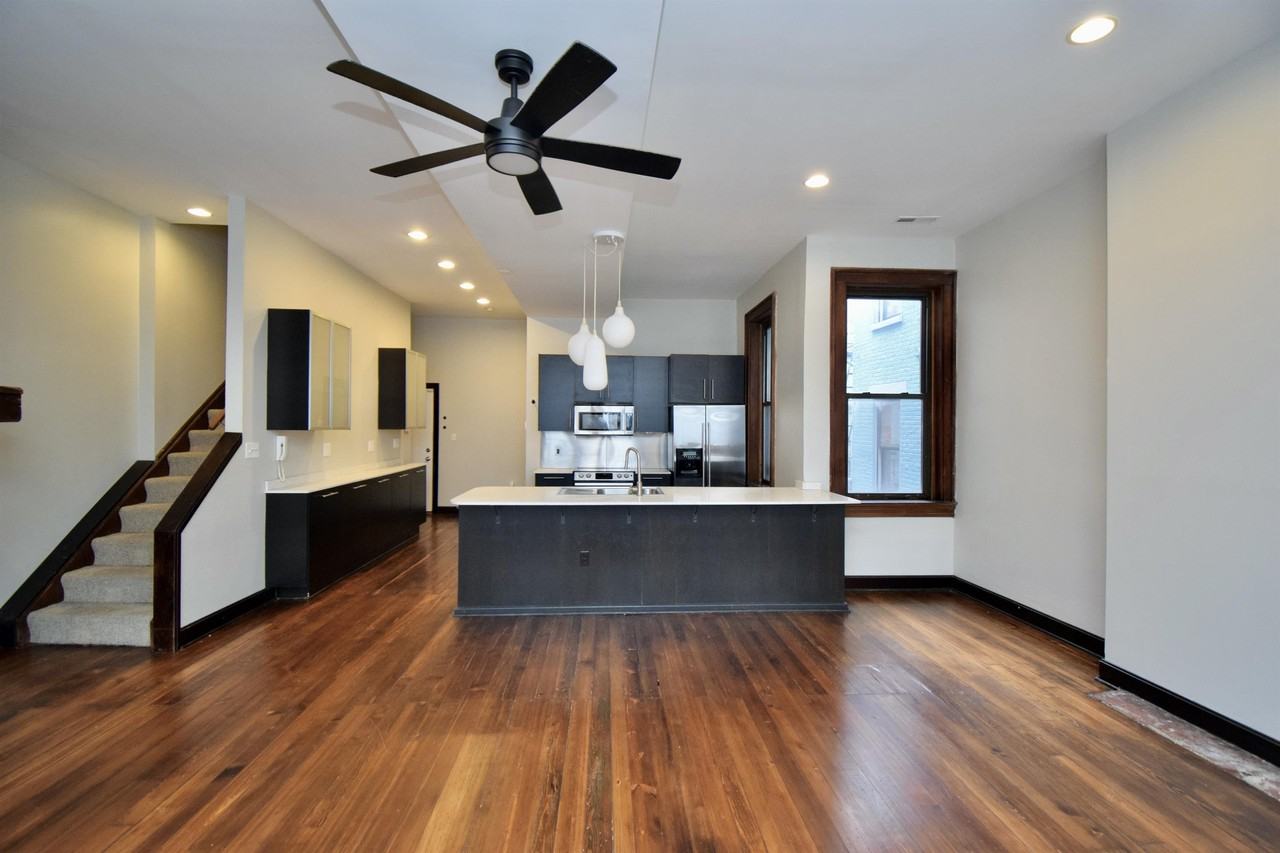 522 E 12th St #1 - Photo 2 of 30