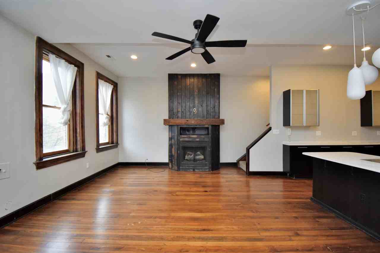 522 E 12th St #1 - Photo 2 of 30