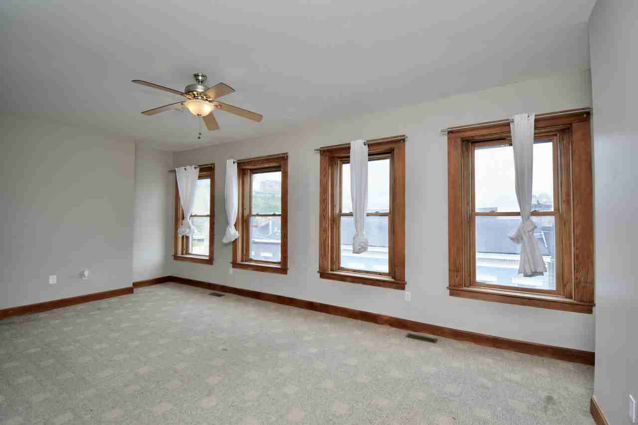 522 E 12th St #1 - Photo 3 of 30