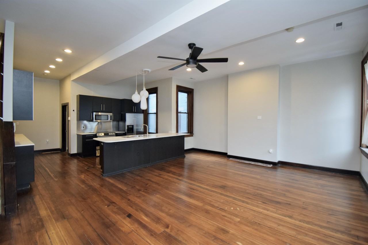 522 E 12th St #1 - Photo 7 of 30