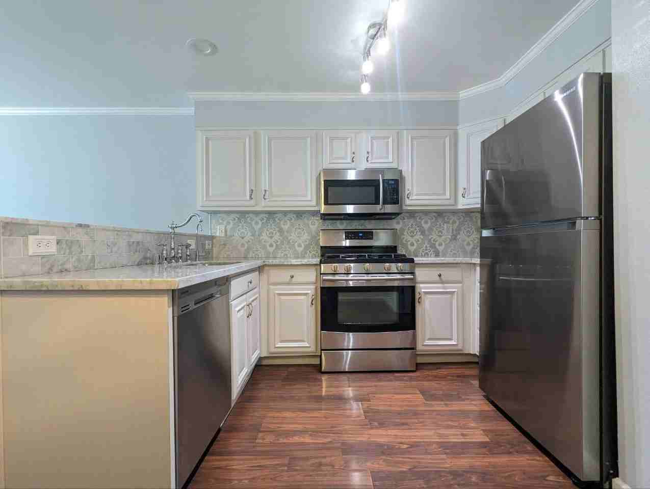 1828 Vicksburg Ave #2 - Photo 2 of 16