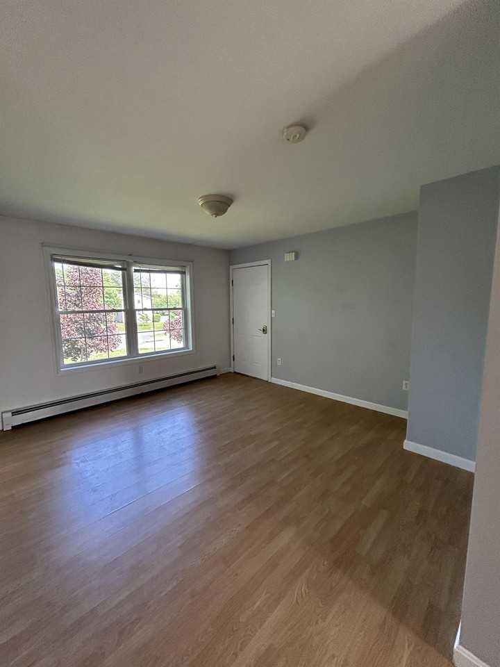 86 Fieldstone Dr #D - Photo 4 of 9