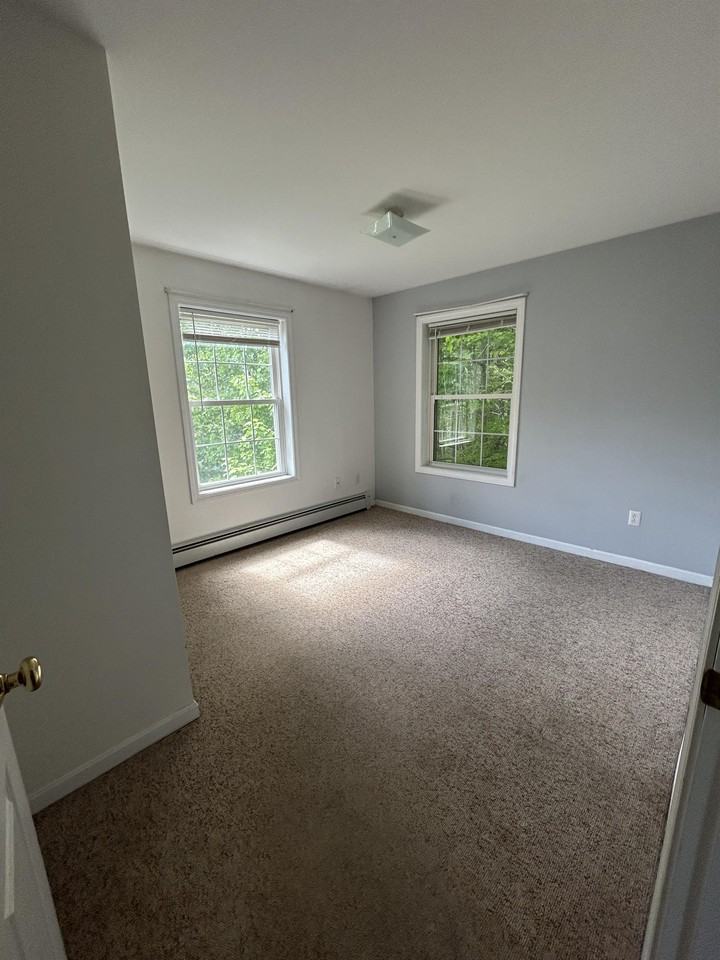86 Fieldstone Dr #D - Photo 6 of 9